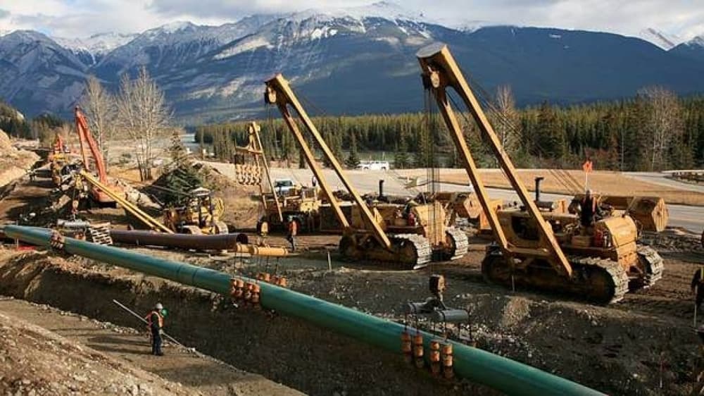 Kinder Morgan Commits to Trans Mountain Oil Sands Pipeline
