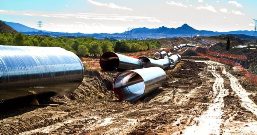 Multiple Pipeline Expansion Projects Suspended Amid Tumbling Oil Prices