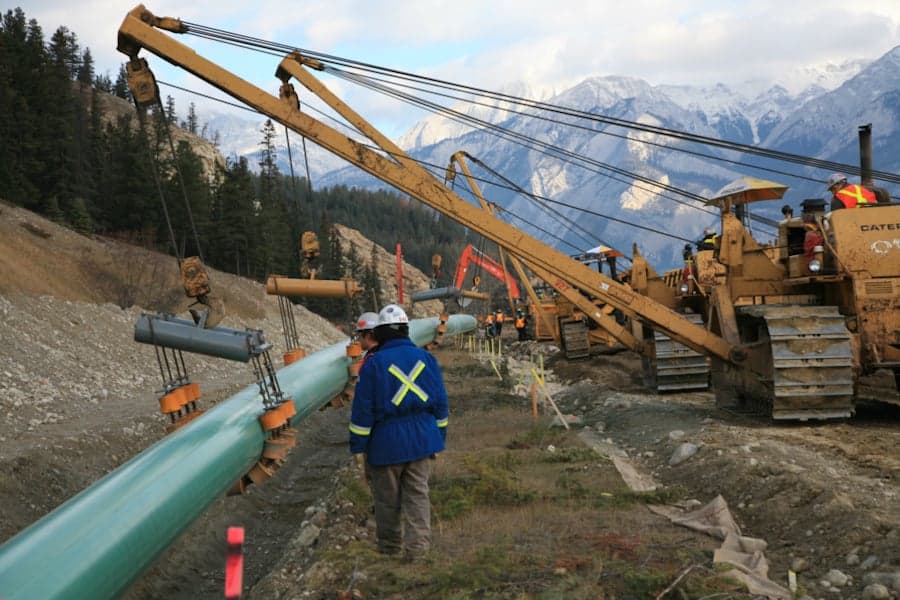 British Columbia Wants Gas Exports, Not Oil Pipelines