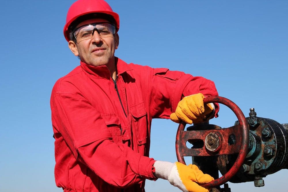 6 Oilfield Jobs that don't Require a College Degree