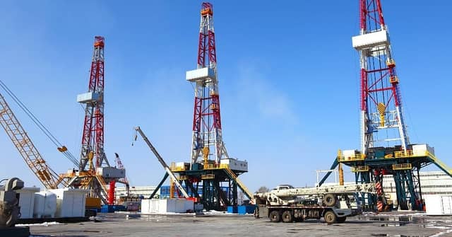 Different Types of Oilfield Jobs: Oil Rig Hierarchy | Oilfield, Industrial | Energy Job Shop